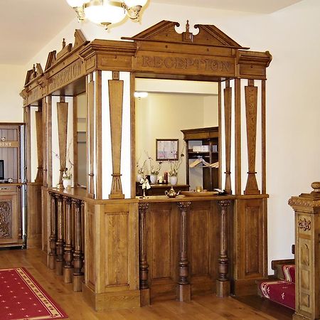 Hotel Castel Royal Mosnita Noua ภายนอก รูปภาพ