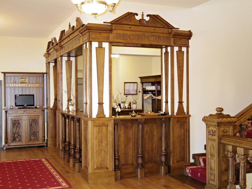 Hotel Castel Royal Mosnita Noua ภายนอก รูปภาพ