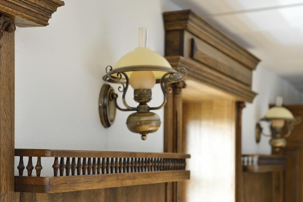 Hotel Castel Royal Mosnita Noua ภายนอก รูปภาพ