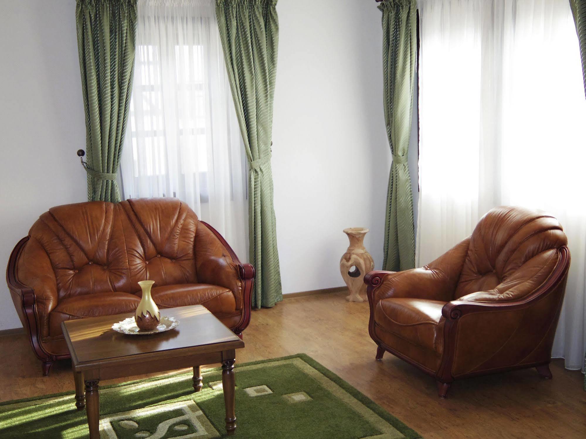 Hotel Castel Royal Mosnita Noua ภายนอก รูปภาพ