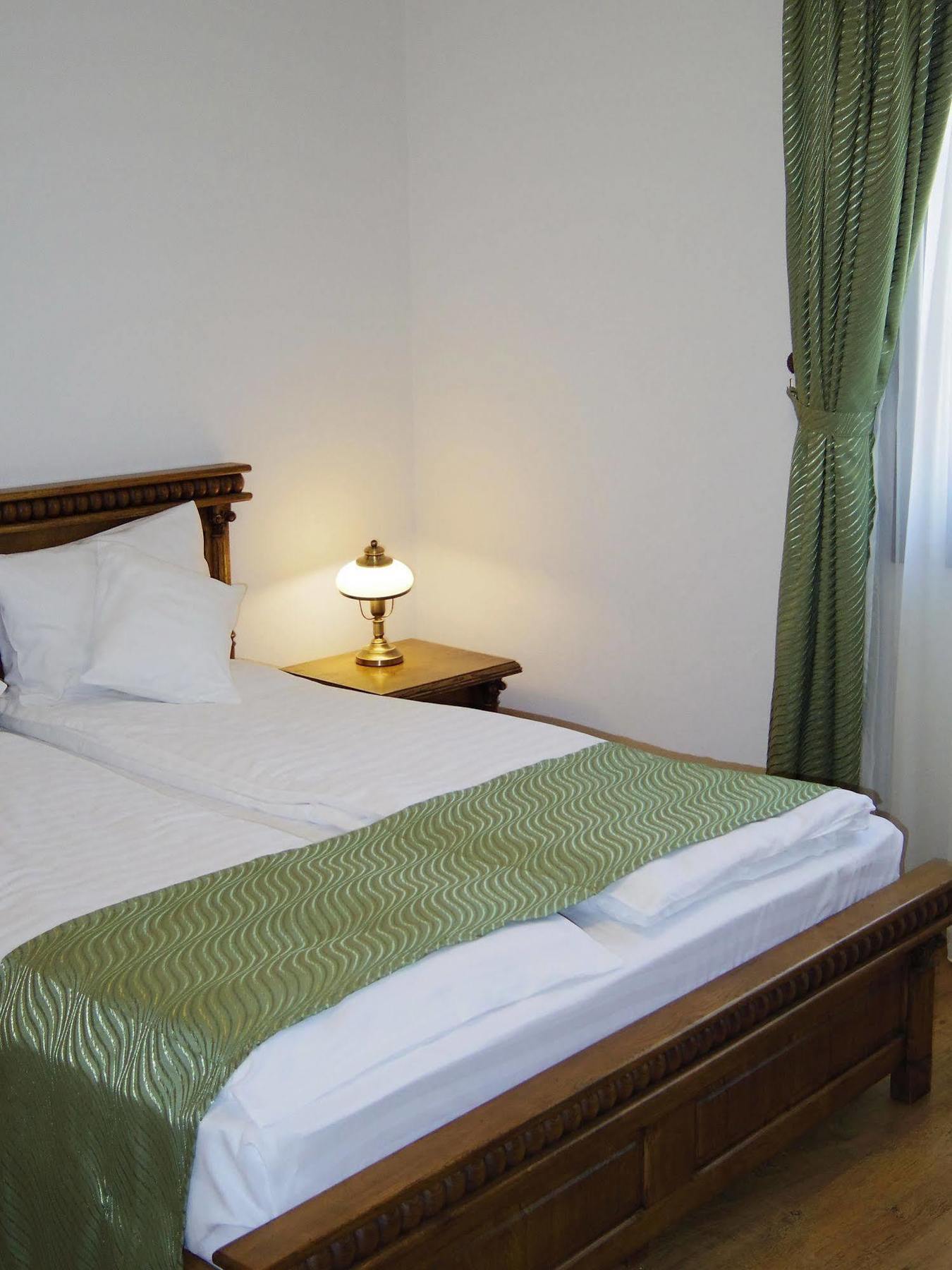 Hotel Castel Royal Mosnita Noua ภายนอก รูปภาพ