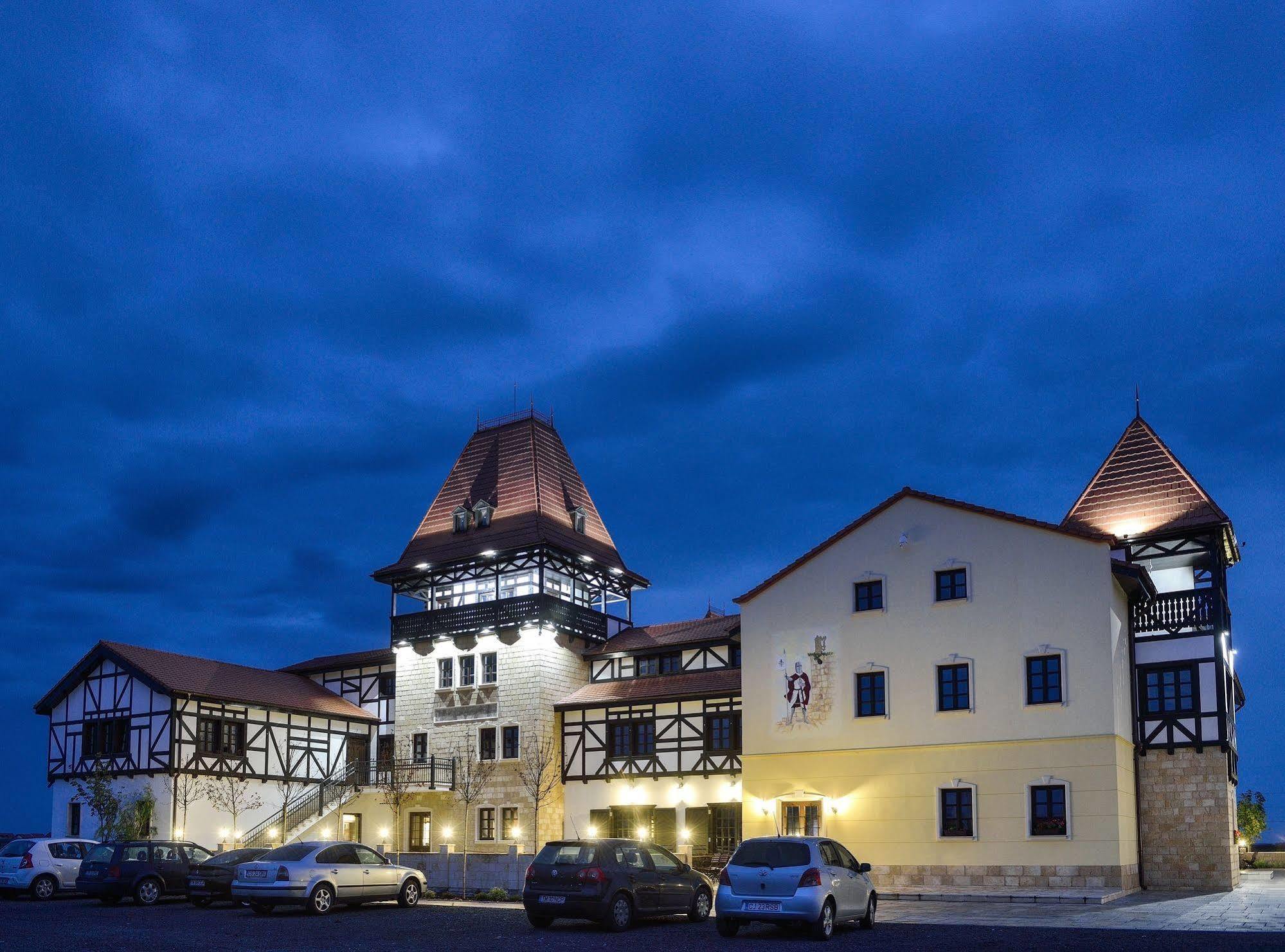 Hotel Castel Royal Mosnita Noua ภายนอก รูปภาพ